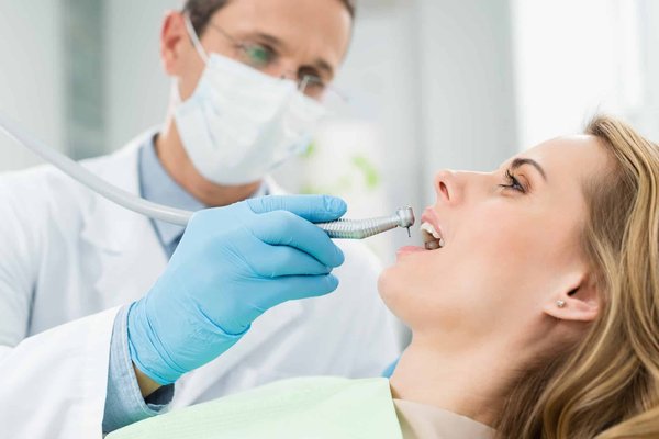 Clinique dentaire : un choix judicieux pour prendre soin de ses dents
