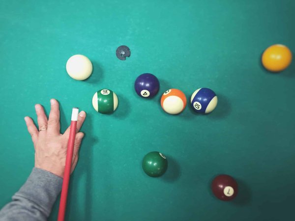 Découvrez comment jouer au billard : l'importance des accessoires de billard